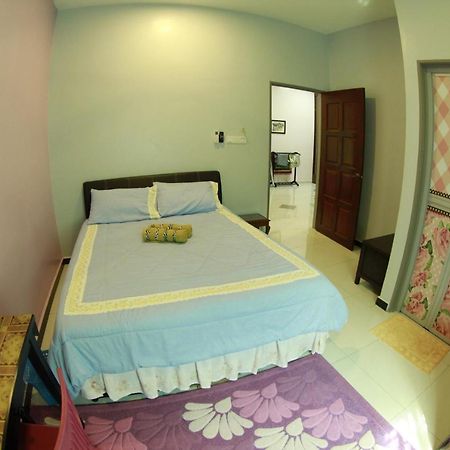Twin Castle Homestay Куала-Пилах Экстерьер фото