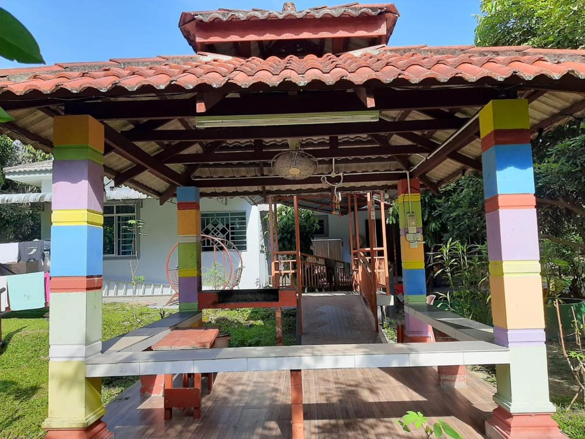 Twin Castle Homestay Куала-Пилах Экстерьер фото