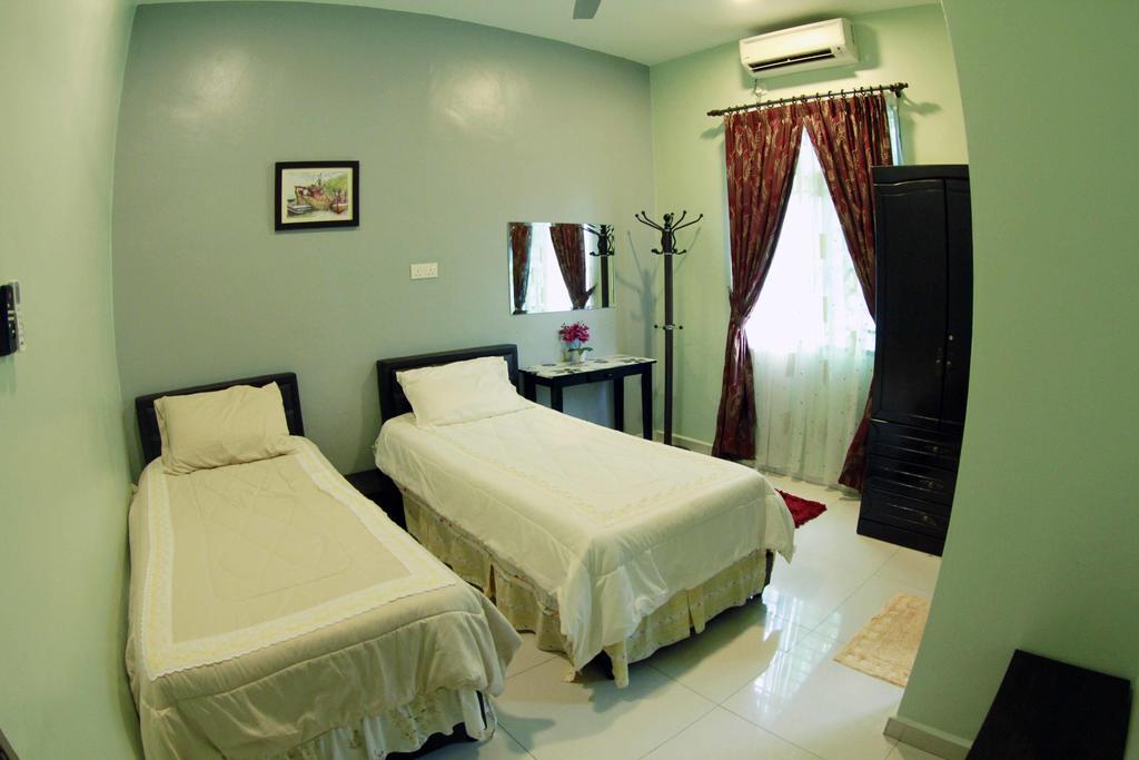 Twin Castle Homestay Куала-Пилах Экстерьер фото