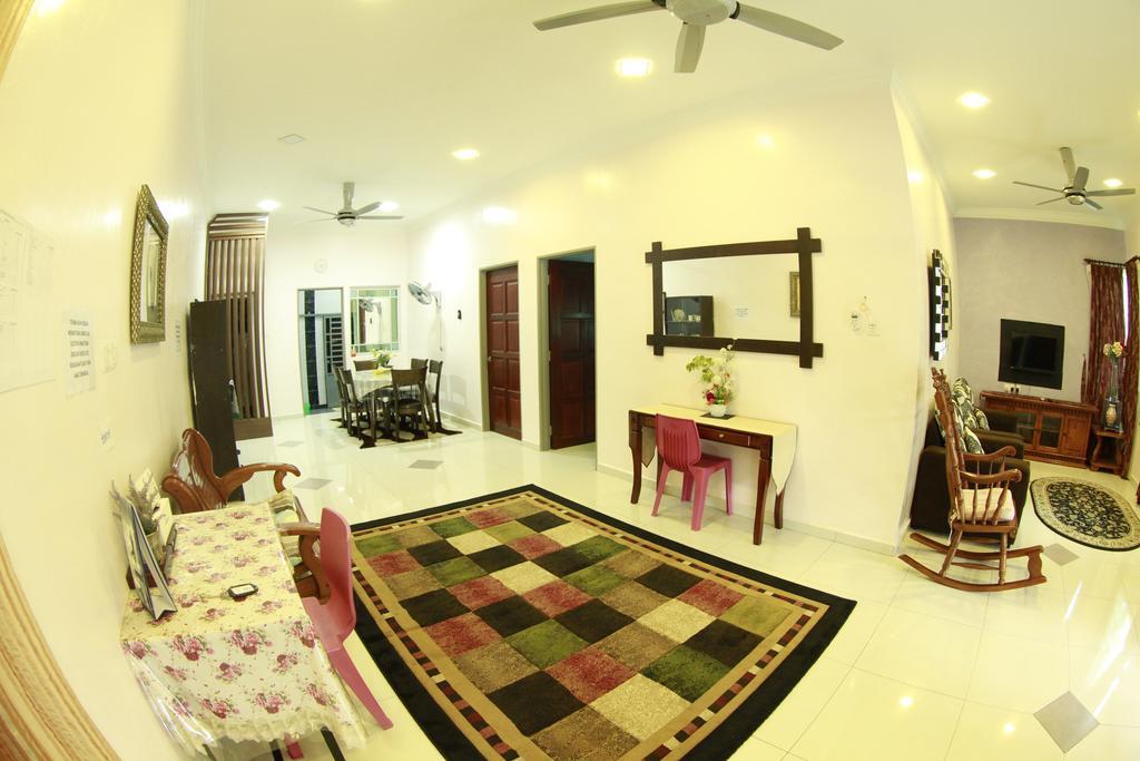 Twin Castle Homestay Куала-Пилах Экстерьер фото