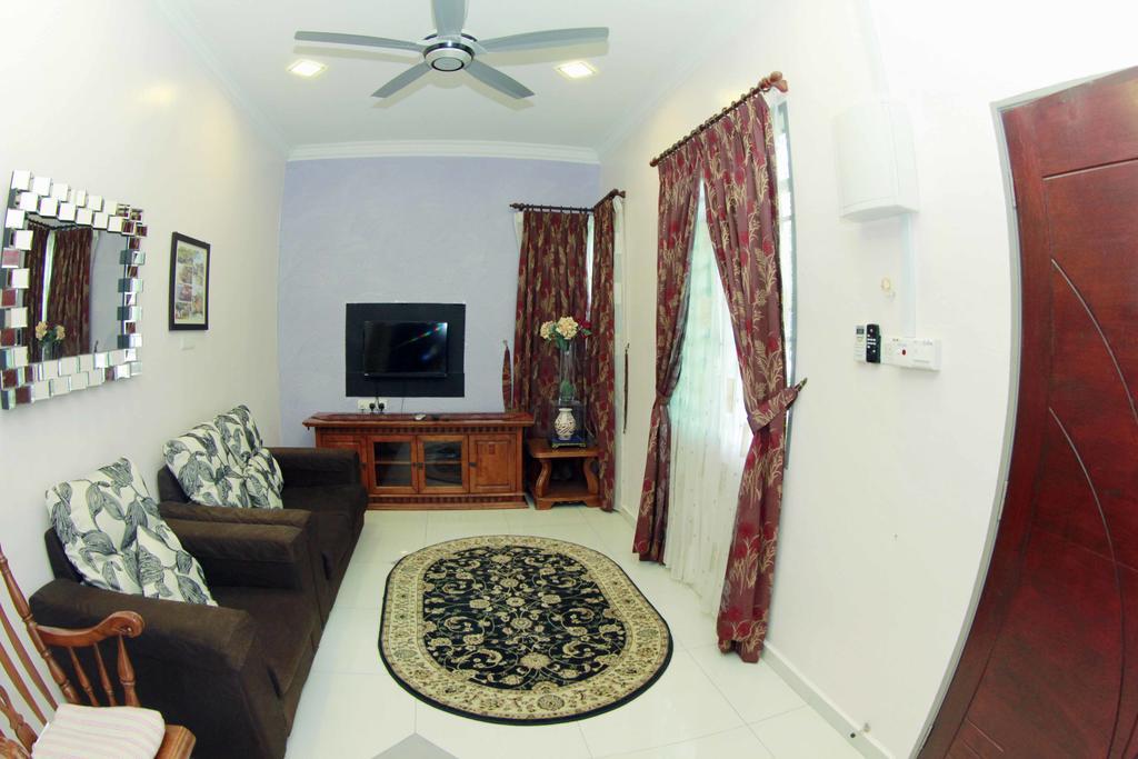 Twin Castle Homestay Куала-Пилах Экстерьер фото
