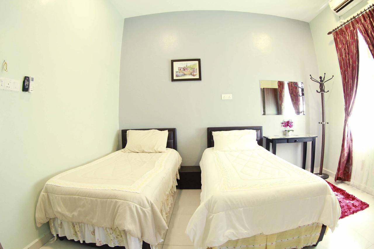 Twin Castle Homestay Куала-Пилах Экстерьер фото